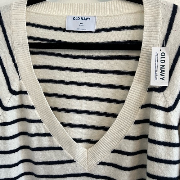 Old Navy Stripe Cream and Black Cozy Ribbed Knit Sweater Size XXXL NWT 3x - Picture 3 of 4